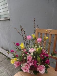 春を呼ぶアレンジ｜「緑花園」　（徳島県吉野川市の花キューピット加盟店 花屋）のブログ