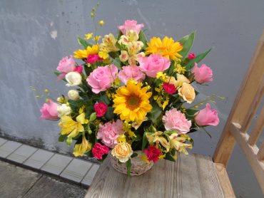 お誕生日のアレンジです｜「緑花園」　（徳島県吉野川市の花キューピット加盟店 花屋）のブログ