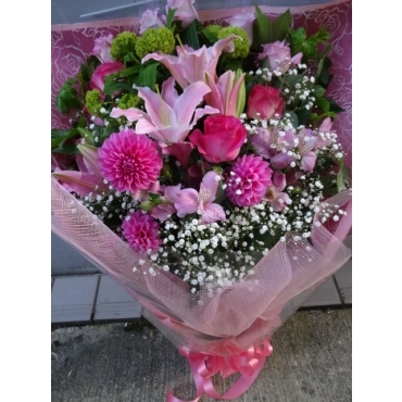 花キューピット加盟店 店舗名：緑花園
フラワーギフト商品番号：900034
商品名：ピンクの豪華な花束